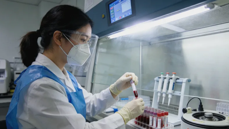 肿瘤克隆演化导致耐药过程图解