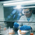 指甲-髌骨综合征典型指甲表现