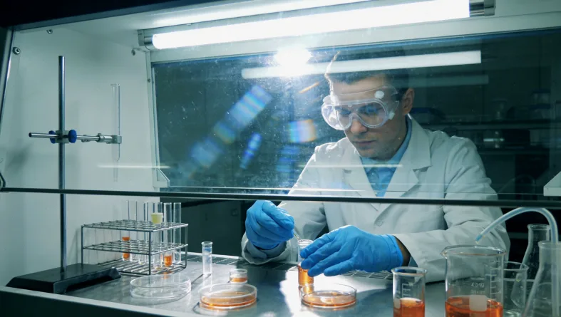 指甲-髌骨综合征典型指甲表现