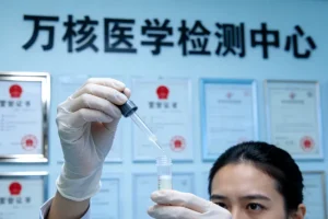 眼皮肤白化病与综合征型白化病临床表现对比图