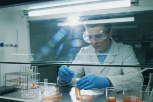 瓦登伯革氏综合征典型面部特征示意图