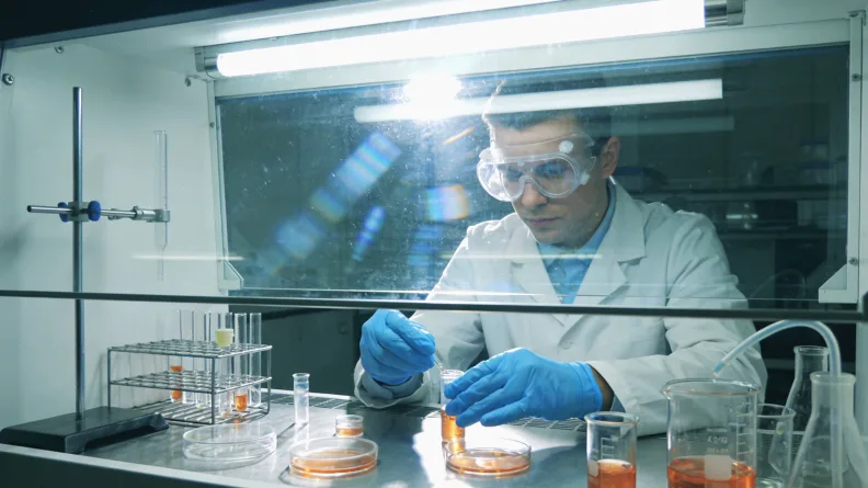 染色体核型分析与基因芯片（CMA）原理对比