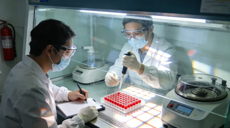 鲁宾斯坦-泰比综合征患儿面部特征示意图