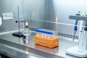 囊性纤维化影响肺部与消化系统示意图