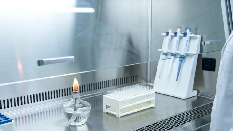 病人有间质性肺炎病史，EGFR阳性还能吃靶向药吗？医生详解风险与对策