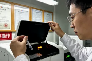 Ventana ALK IHC检测染色结果示意图