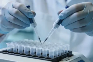 组织活检与液体活检流程对比示意图