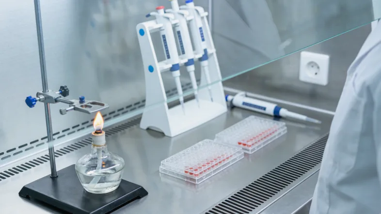 液体活检（抽血）与组织活检对比示意图