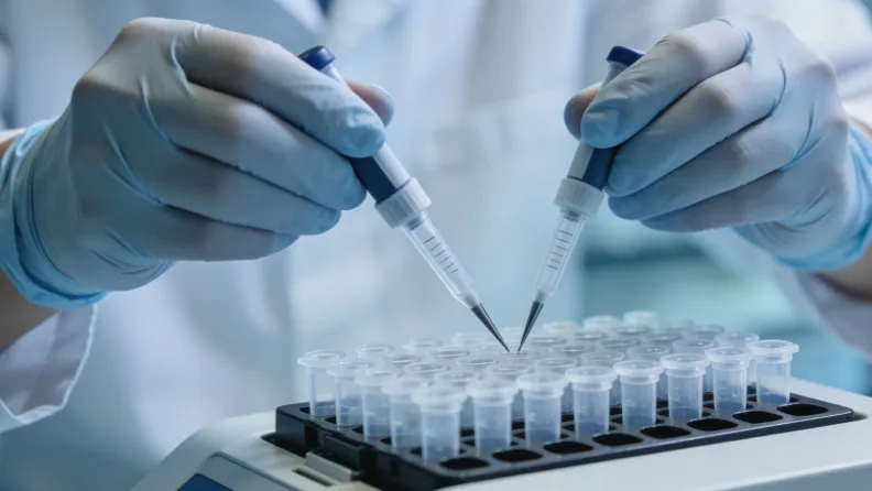 肺癌基因检测报告示意图,显示EGFR突变阳性