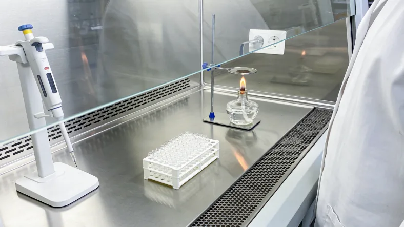 白血病常见靶向药物及其对应基因靶点示意图