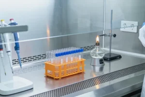 显微镜下的儿童罕见肉瘤病理切片图像