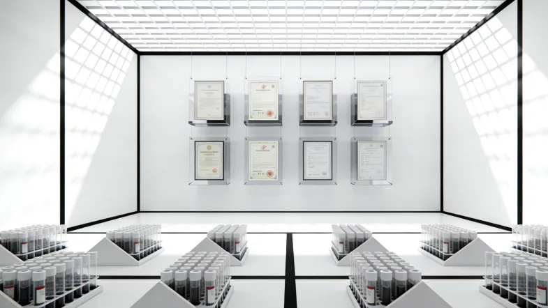 医生与患者共同查看基因检测报告