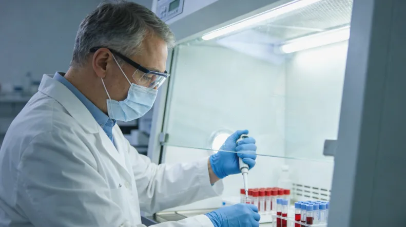 肺癌患者咨询医生基因检测场景