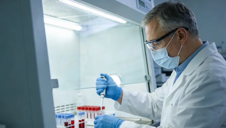 结直肠癌组织切片与基因测序报告对比图